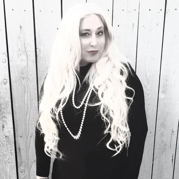 Meet your Posher, Susan - Picture 1 of 1